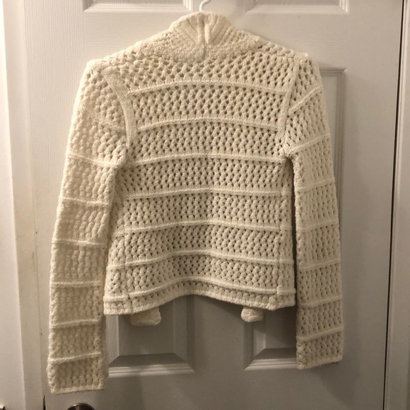 Beautiful White Crochet Jacket - Picture 7 of 7